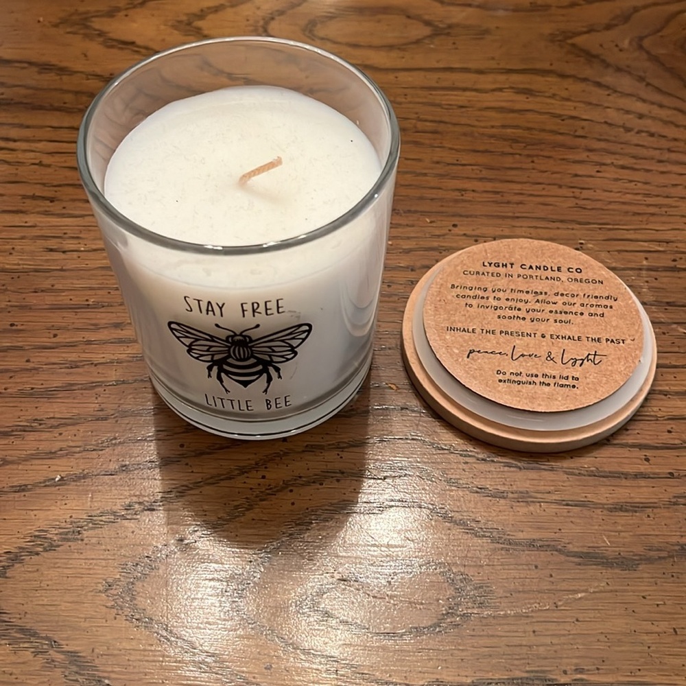 Lyght Candle Co. Stay Free Little Bee candle, NWOT - Picture 6 of 12
